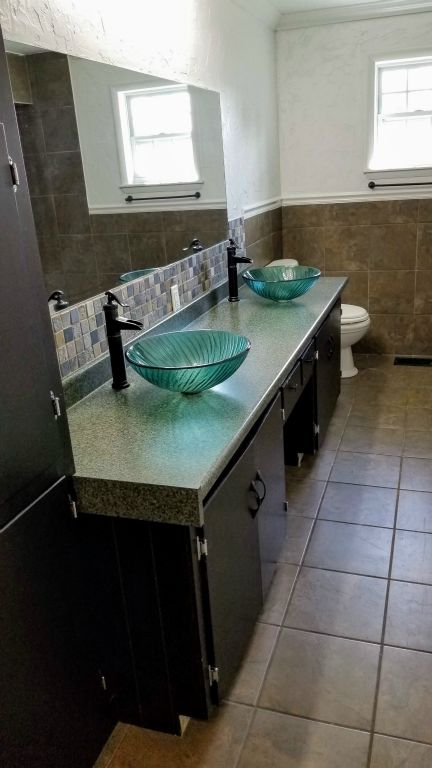Main Full Bath