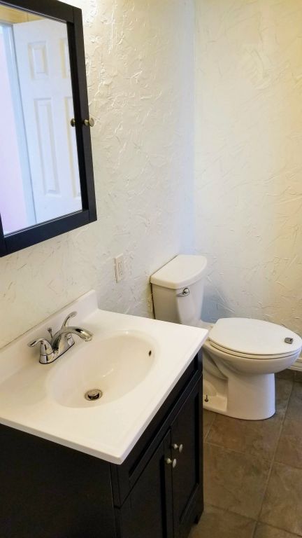 Full Bath off Bedroom#1